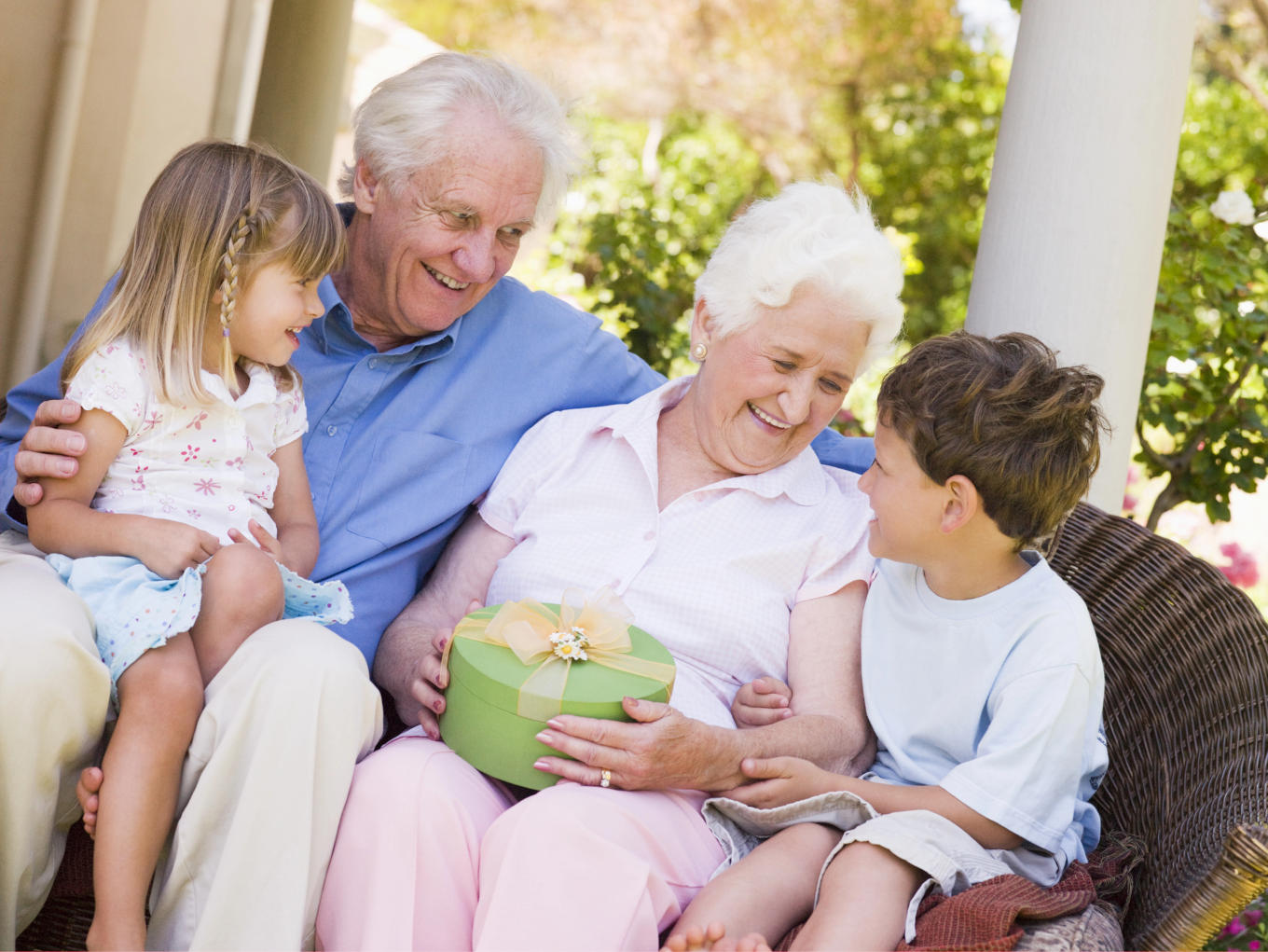 Fun & Simple Ways to Celebrate Your Grandparents This Holiday